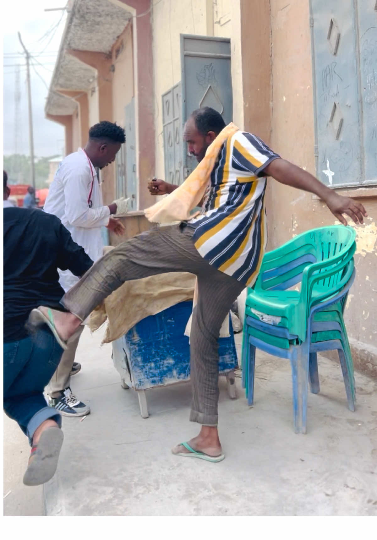 Raiiz prank public Somalia Muqdisho 🤭😂😂🇸🇴 #kenyantiktok #somalitiktok #raiiz13 #prank 
