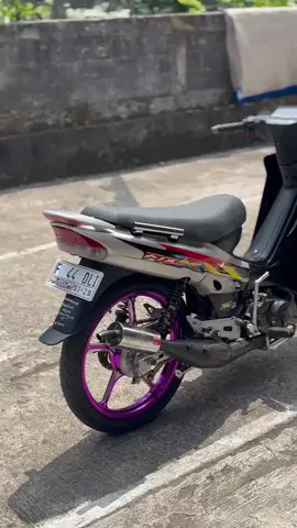 #4u #fypage #fizr_2stroke #promoseruweekend #lewatberandafyp 