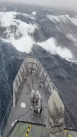 north sea dangerous 😯😯 #north #sea#ship 