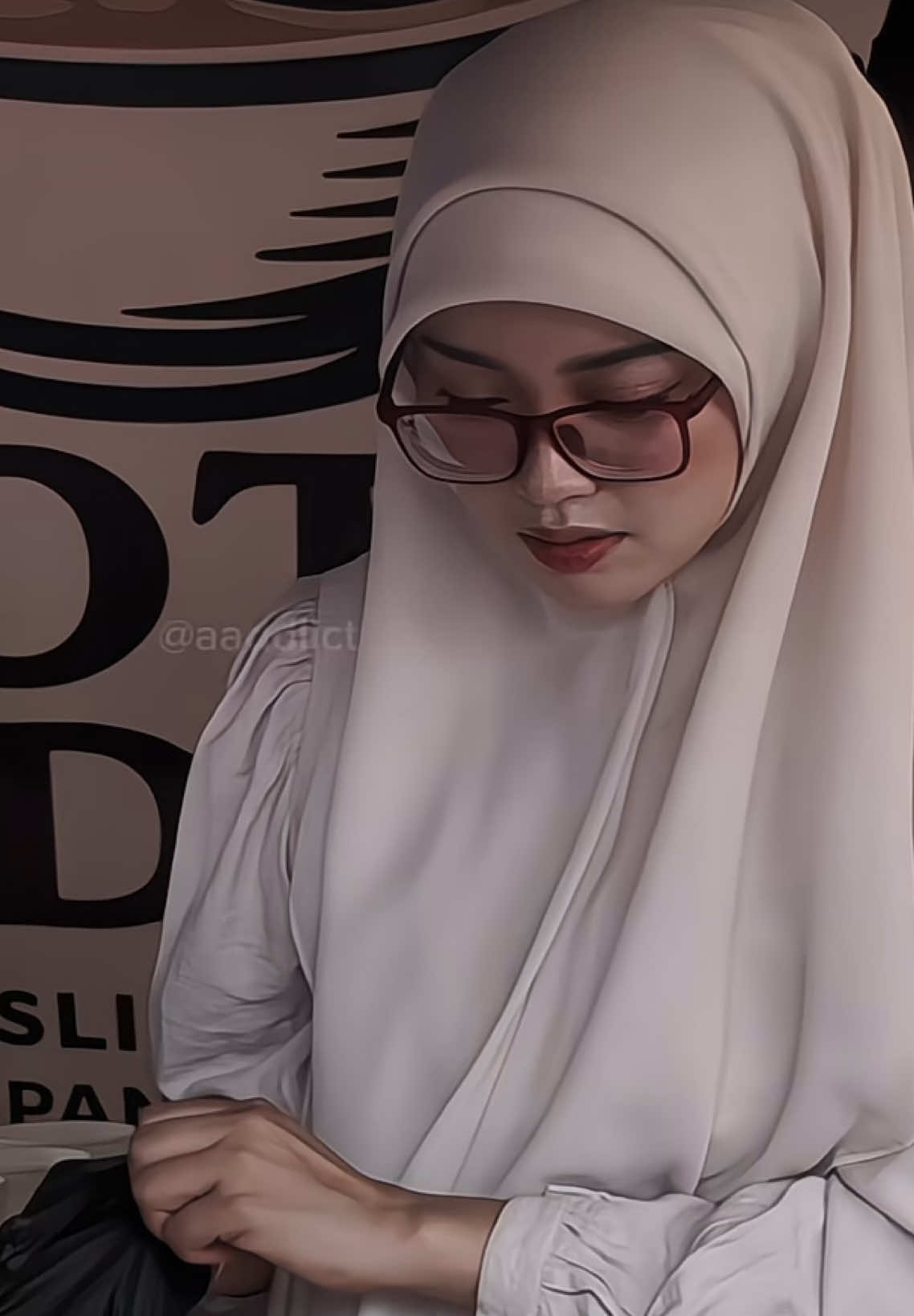 Stress ikut sekali 😭 Cr : @_hannashaa [_hannashop] tq for the video ✨ @ᴋᴇᴋᴀɴᴅᴀ 🐊 @c.hzrina  #fyp #aikekanda #airina #KARINA 