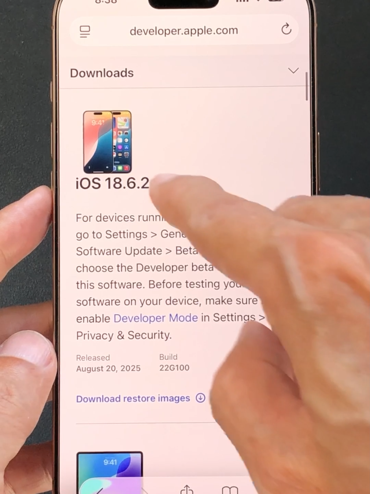 iOS 18.6.2 อัพเดตด่วน สำคัญมาก Apple ปล่อยอัปเดต iOS 18.6.2 อย่างเงียบ ๆ แต่สำคัญมาก! แก้ไขช่องโหว่ความปลอดภัยขั้นร้ายแรงที่อาจถูกใช้โจมตีแบบพุ่งเป้า หากคุณใช้ iPhone ห้ามมองข้ามเด็ดขาด  ในคลิปนี้เราจะสรุปรายละเอียดสำคัญของอัปเดตนี้ ใครบ้างที่ควรอัปเดตทันที มีผลกับรุ่นใด และควรตั้งค่าหลังอัปเดตอย่างไรให้ปลอดภัยที่สุด  เหมาะสำหรับ: ผู้ใช้ iPhone ทุกรุ่นที่รองรับ iOS 18 อย่าลืม: อัปเดตก่อนจะสายเกินไป และแชร์คลิปนี้ให้คนใกล้ตัวรู้ด้วยนะครับ   วอลล์เปเปอร์ที่ใช้ในคลิปนี้ https://x.com/papers_app/status/1958250937606357254?s=46&t=zCIbVB8-8TMIzPb3lGEtCQ เพื่อนๆ ที่กำลังเล็ง iPhone 16 Pro Max  นำโค้ดนี้ไปค้นหาในแอปช็อปปี้ได้เลยครับ CFQ-DFM-AHZ สำหรับฟิล์มกระจกป้องกันหน้าจอ Ugreen 1 แพ็คมี 2 ชิ้น คุ้มมาก  นำโค้ดนี้ไปค้นหาในแอปช็อปปี้ได้เลยครับ ค้นหาจากโค้ดนี้ได้ครับ AEL-FEW-VDM ▶️ ติดตามและกดไอคอนกระดิ่งเพื่อดูวิดีโอใหม่ได้ที่ https://goo.gl/LnkBtv 🙏 #สอนใช้ง่ายนิดเดียว #iOS26 #สอนใช้iOS  #iPhone  #Apple  #พื้นฐานการใช้งานiPhone  #วิธีใช้งานiPhone  #สอนใช้iPhone  #สอนใช้ไอโฟน  #สอนใช้iPhoneง่ายนิดเดียว  #สอนใช้ไอโฟนง่ายนิดเดียว