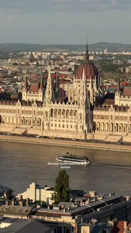 one of my favourite cities in the world 🤩 comment down below if you have been to Budapest 📍 #budapest #budapesthungary #budapesttravel #hungarytiktok #hungary #budapestparliament #danube #budapestguide #europedestinations 