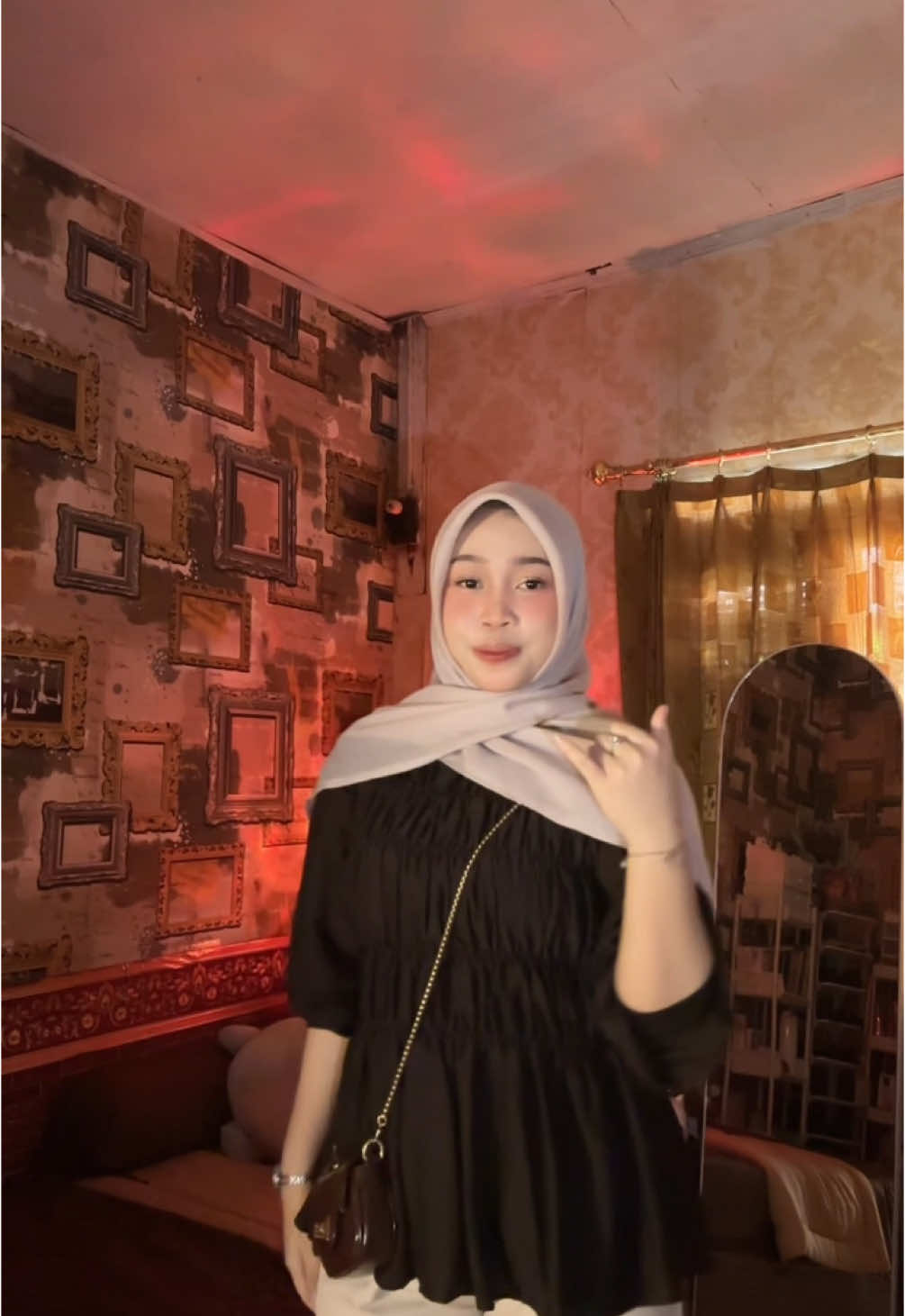 Kalem, chic, dan effortless dengan dark brown blouse ✨ #ootdinspo #ootdfashion #ootdhijab #ootdmodest