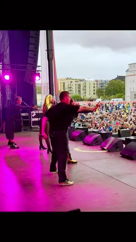 Last night was a blast! Thank you @WE LOVE 90s AND 2000s for having us. Oslo & Trondheim crowds, you were awesome! @saralumholdt @Marie Serneholt @Dhanilennevald #ateensgenerationtour2025 #ateensreunion #ateens #supertrouper 