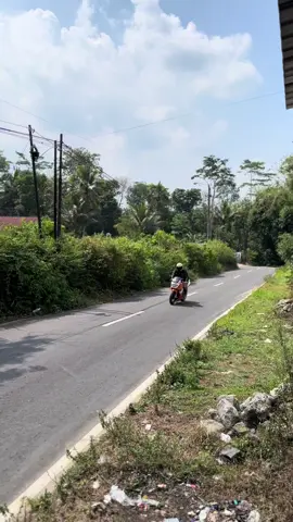 renyih koyo suaramu 😂🫵🏼 btw yang mau modifikasi motor, restorasi, beli sparpart motor bisa ke @DBS MOTORSHOP 
