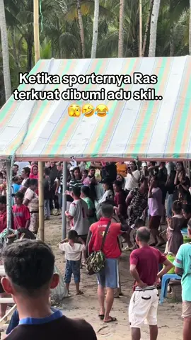 Cerita hari ini, ngakak liat makmak jadi sporter saling adu skill heheheh 🫣🤣😂🤣 #sporter #rasterkuatdibumi #mak #pertandingan #bolakaki #gemeh #talaud #lewatberandafyp #sulut 