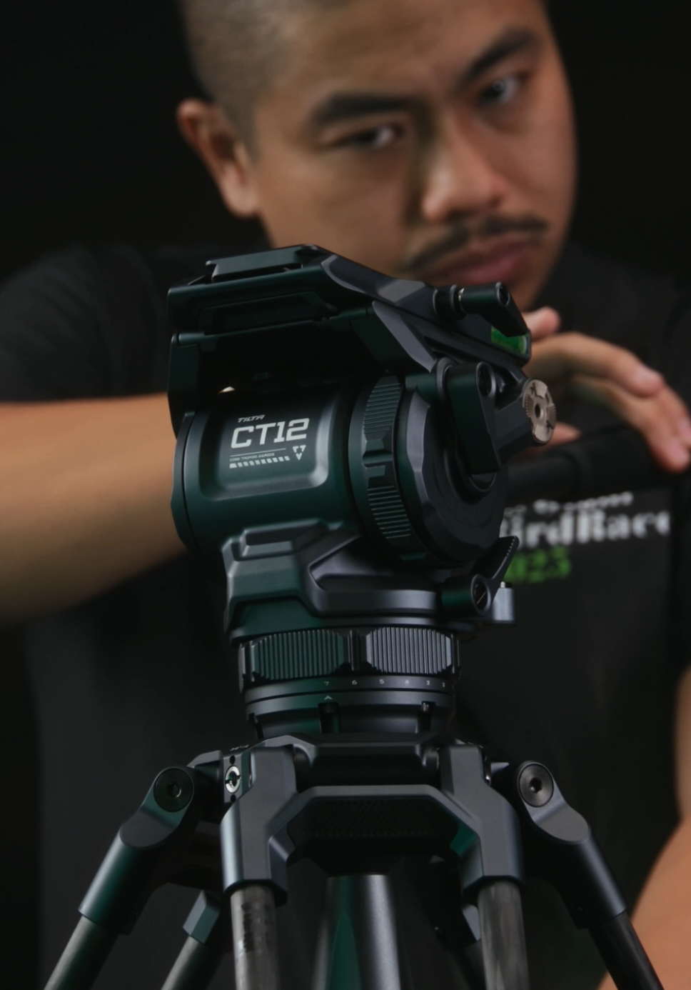 POV: Bạn là Ironman… mở hộp Tilta CT12, sau lưng robot đang chờ lệnh. @tilta_global @tiltamax 