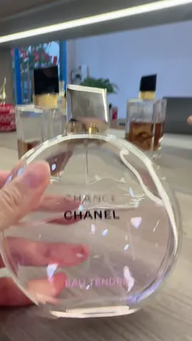 Chanel Chance Tendre EDP 100ml Chiết 10ml, 20ml, 30ml   #nuochoanu #thienngaperfume #nuochoachiet #chanelchancetendre #nuochoachinhhang ❤️THIÊN NGA PERFUME - NƯỚC HOA CHÍNH HÃNG❤️ 📌CS1: 41 LK3 KĐT Mậu Lương, Hà Đông, Hà Nội 📌CS2: 18 Hoàng Công Chất, Từ Liêm, Hà Nội ☎️ 0325276831