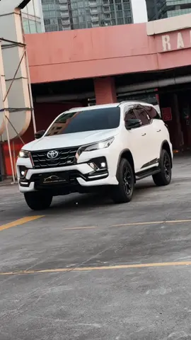 TOYOTA FORTUNER GR SPORT 2.8 2022 Facelift - NIK 2022 - Warna Putih - Plat B Jakarta ( Ganjil ) - Tangan Pertama - Atas Nama PT Pribadi - Pajak 12.2025 - RARE! Low Kilometer 5Ribu ( Service Record Toyota ) - Facelift : Velg Hitam & Logo GR Grill - Camera 360 - Paddle Shift - Parkir Sensor - Power Back Door - Kick Sensor - Drive Mode Power Mode, Eco - Bodykit GR Sport - Interior Black Leather - Audio Steering Control - LCD Headunit Touchscreen - Aux & Bluetooth - Roof Mount Monitor - Buku Service & Manual Book Lengkap  - Kaki-Kaki Senyap  - Kunci Serep Lengkap - Surat-Surat Lengkap dan Dijamin Keabsahannya >>LULUS INSPEKSI DARI OTOSPECTOR<< •GARANSI TIDAK BEKAS TABRAKAN  •GARANSI TIDAK BEKAS BANJIR •GARANSI MESIN 1 TAHUN •GARANSI TRANSMISI 1 TAHUN *syarat dan ketentuan berlaku Harga Kredit : 499Jt  Harga Cash : 5XXJt   Lokasi :  ITC CEMPAKA MAS Lt. P3A 14D-16D Showroom Juragan Mobil Bekas #fortuner #fortunergr #fortuner28 #toyotafortunervrz #vrzgrsport 