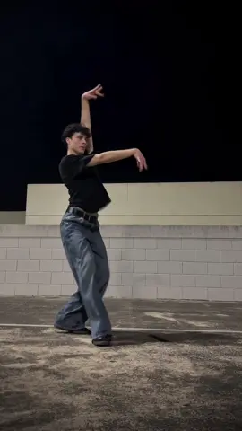 obsessssed, had to give it a go…   @KATSEYE x @Robbie Blue x @Gap   #gap #dancechoreography #katseye #dancetok 