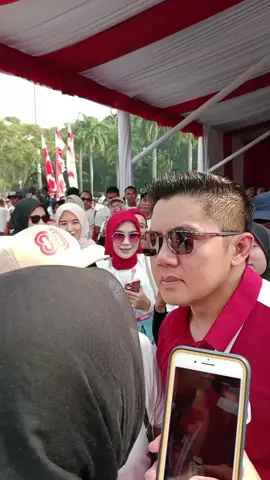 Bener² Pesona Pak Seskab Gak Main² deh hari ini😉☺ Pliiss lah Pak Terlalu MasyaALLAH Pesonamu Pak🥰❤❤❤...  #fyp #tedsky89 #mayorteddy #teddyindrawijaya #letkolteddy 