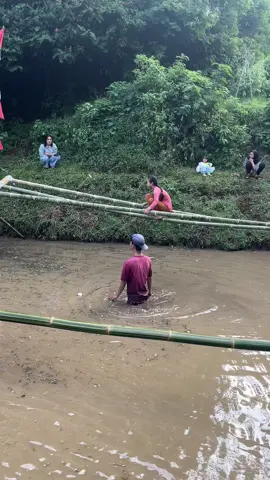 Cek keranjang kuning