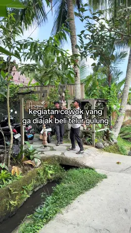 😭😭😭#kegiatancowokyanggadiajakbelitelurgulung #telurgulung#pelebonmini#belitelurgulung😂 