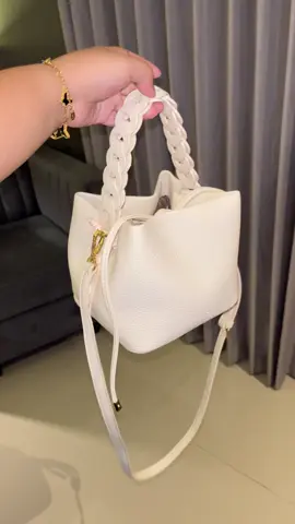 #tascantik #tasselempang #handbag 