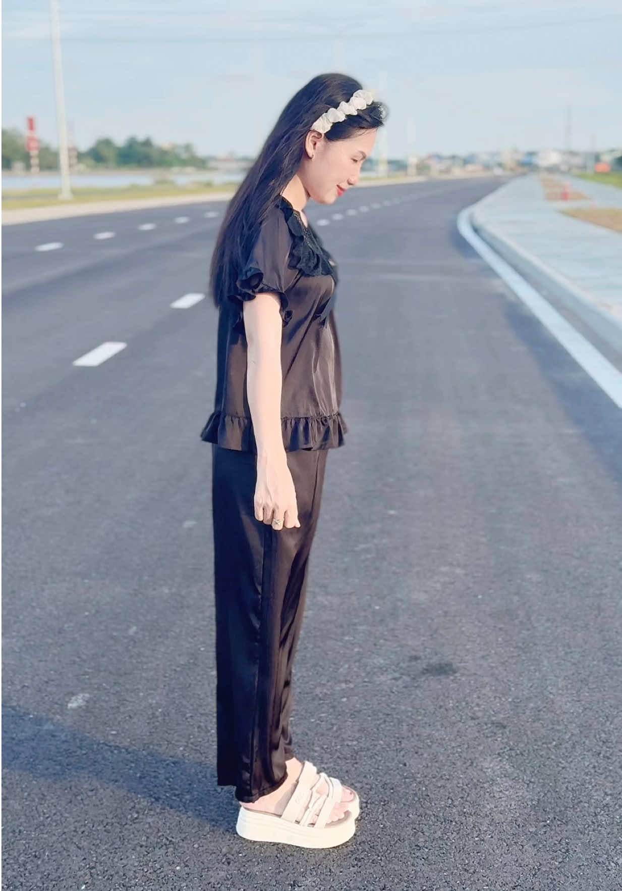 Mặc bộ đồ nhìn là biết cục vàng rồi dễ cưng quá mà #xuhuongtiktok #dobobigsize #dobotieuthu 