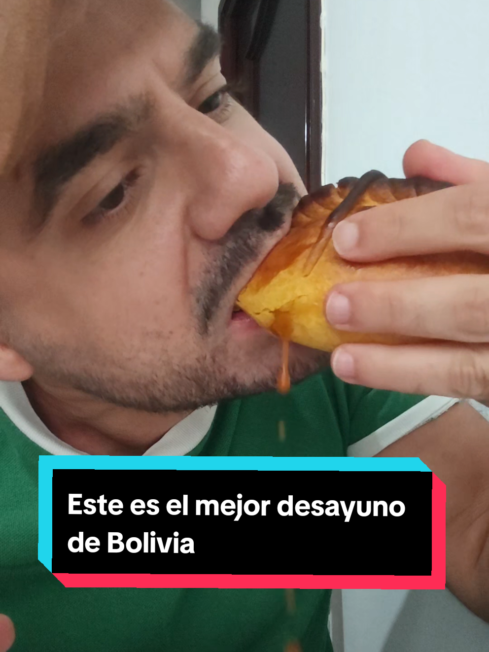 Yo soy adicto a la salteña desde la primera vez que la probé  #bolivia #salteña #ibai #mundialdedesayunos #españa 