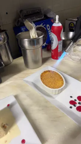 Buona sera e buon pomeriggio a tutti, guarda che bello simply the best that the Chatterbox in Pleasantville, New York, enjoying creating homemade desserts for friends that become family ciao ciao a tutti#fypage #ChatterBox #Amazing #Foodie #Restaurant Pleasantville New York