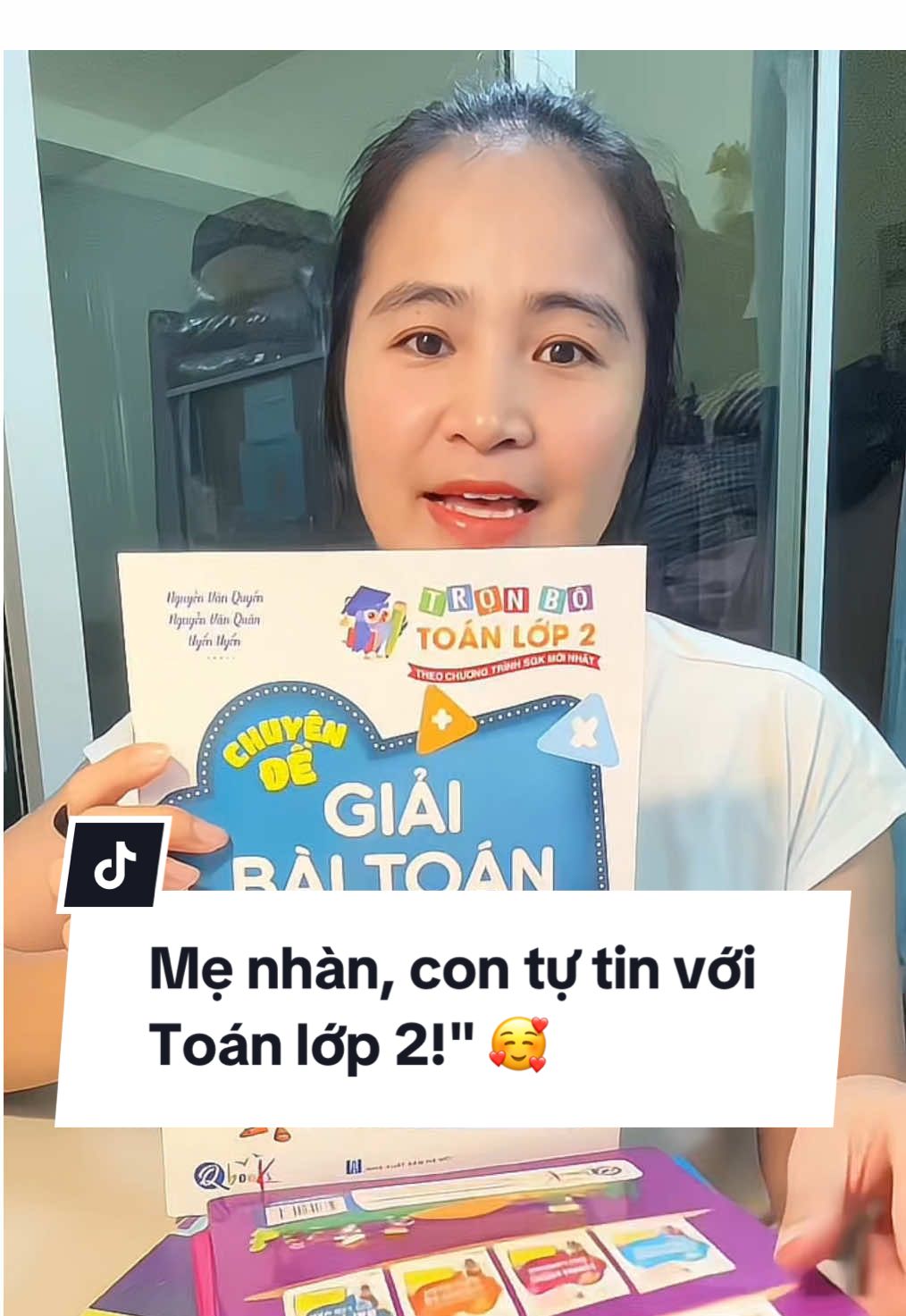 Trả lời @Bố 3 Con Học Làm TikTok Mẹ nào đang lo con sắp lên lớp 2 mà Toán thì khó nhằn? 📚 Bộ sách Trọn Bộ Toán Lớp 2 – Học chuyên sâu Học đâu chắc đấy sẽ là bí kíp giúp con: 	•	Học chắc từng chuyên đề: cộng trừ, nhân chia, hình học, giải toán có lời văn 	•	Tự kiểm tra, tự học nhờ mã QR đáp án chi tiết 	•	Con tự tin, mẹ an nhàn!#toanchuyensaulop2 #toan2 #lop2 #tronbotoanlop2#sachhay 