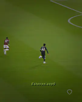 better than Yamal 🇧🇷💫 #estevao #brazil #chelsea #foot #PremierLeague 