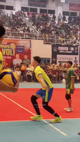 Indah baget lompatnny 🚀🦅#dimassaputra #dimassaputravolly #volleyindonesia #voliasik 