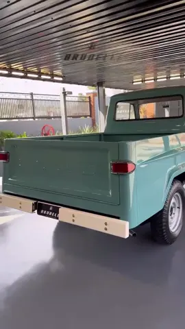 Ford F-75 4x4  1969 Mecânica 6 cilindros original e revisada, tração 4x4, pintura impecável sem detalhes, interior no padrão original sem detalhes, vidros originais, manual do proprietário original do carro, impecável estado, sem detalhes. PARA VALOR E DISPONIBILIDADE . Acesse 👇🏻👇🏻👇🏻👇🏻👇🏻 . 📱www.brunelliveiculosantigos.com.br .📞016 99729-9859 (Whatsapp) ➖➖➖➖➖➖➖➖➖➖ .  #ford #f75 #4x4  #carrosantigos #carros 