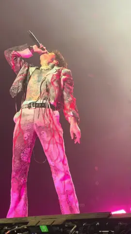 Can you feel my heart shirtless version on reading festival 🤭 @BRING ME THE HORIZON @Reading & Leeds Festival  #cyfmh #readingfestival #bmth #bmthreading #bmthreading2025 