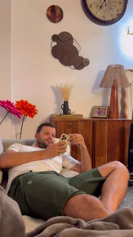 È tutta la colpa del lettino🤣🤣🤣 #family #video #Love #top #funny #comedy #viral #lol #fashion #ridere #comedia #constantincociurca 
