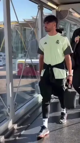 LOOK AT HIM 🥵 #CapCut #raulasencio #asencio #realmadridfc #madridista 