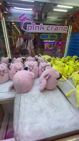 Classic Tom’s World play. Olats haha. Pero first time seeing pokemons here sa branch na to haha. #tomsworld #pokemon #clawmachine #jacobclaws #arcade 