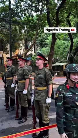 🇻🇳🫶 🇷🇺 Đồng chí Nga gặp khối “ngoan-xinh-yêu”  #linhnga #cucpham #qdndvn #a80 #dangyeu 
