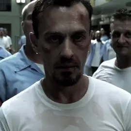 الي شرد شايف المسلسل ! 😂 #تي_باغ #prisonbreak #foryoupage #fyp #fyppppppppppppppppppppppp 