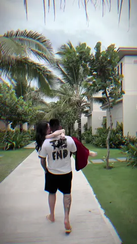 Dựa vào vai anh, vạn lần chẳng muốn rời Chỉ mong ánh mắt ấy, mãi mãi dành cho em ❤️