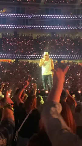 I had some help  @morganwallen @gillettestadium 