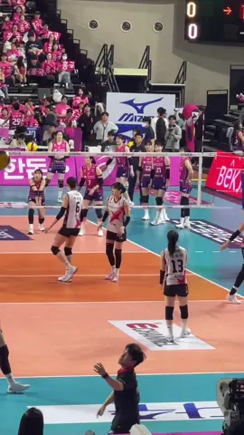 Akankah terulang kembali kedua team ini beradu difinal musim ini ..gimana menurut kalian 🫣#redsparks #fyp #volley #jungkwangjang #fyppppppppppppppppppppppp 