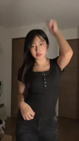ほんとにこういう振り付け大好きです🙀❤️今日公共の場行った時顔違うって言われて萎えたよね😸 #10 #fyp 