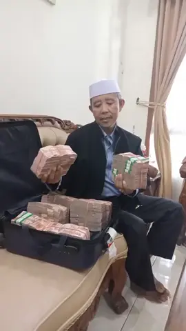 Inilah pesugihan jarak jauh dijamin 100% Anda pasti berhasil, Mungkin anda adalah salah satu orang yang sangat beruntung jika menemukan video ini sesuai dengan kata kunci 