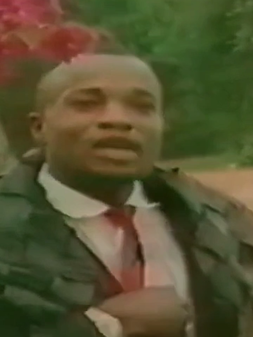 Rétro 🧐 : Nostalgie Classique Tsha-Tsho eza elengiii eza goût 🍹🥰 chef-d’œuvre intemporel #KoffiOlomide 