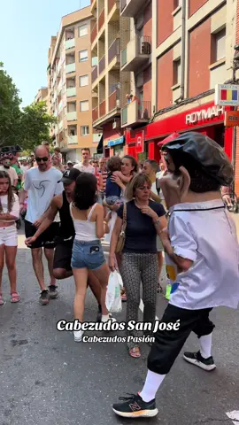 Empiezan 💪🏻 los @Cabezudos San José  #cabezudospasion #fiestassanjose2025 #cabezudos #moversemañosmoverse #cabezudoszaragoza 