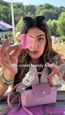 My cutest beauty hack if you’re a fan of mini bags or mini makeup! Thank me later @Huda Beauty @Huda @TRACE Publicity #hudabeauty #makeuphack #minimakeup #makeup #beautybynori 