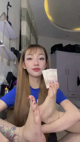 Đeo lens bằng chân nha cả nhà#tuongvy1995 #trend2024 #funny #funny #trending 