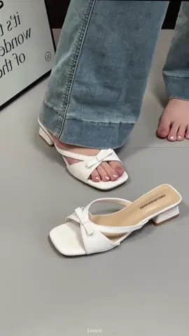 Classy Sandals ⚜️  so elegant and comfy ✨ | get yours now! 🛍️ #shoesforwomen #sandals #flatshoes #shoesrecommendation #OOTD 