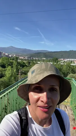 Etapa 21. Ponferrada-Villafranca del Bierzo. 24,2 km.  Bellos paisajes, callejones de encanto, arboladas preciosas y un camino desafiente en este trayecto. ##caminofrances #españa🇪🇸 #experienciaunica  #fyp 