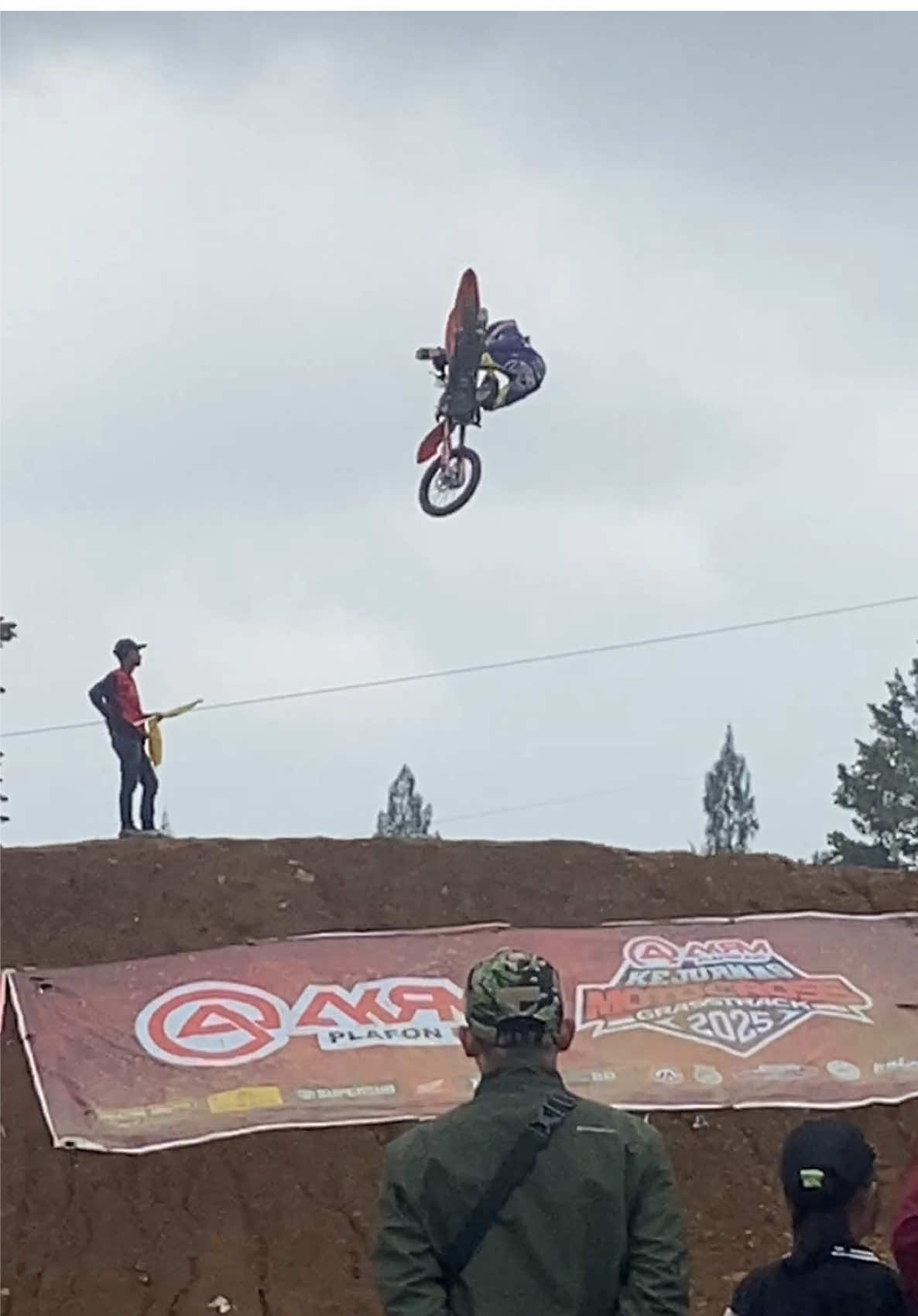 P.1 guyss!!!💪🏼🏆🤪 #dv26 #fyp #motocross 