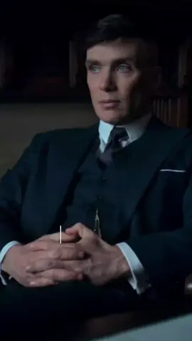 meu corpo dói mas funciona..  . . #força #reflexão #motivação #thomasshelby 