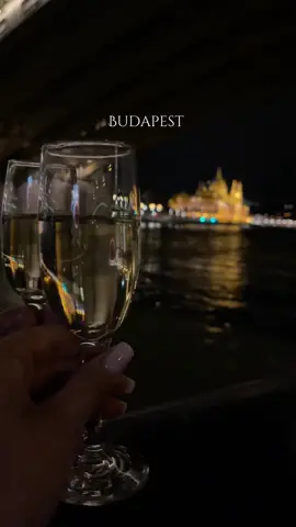 Am ajuns în Budapesta cu gândul că văd un oraș drăguț… și m-am trezit într-un city break care arată ca din film.🫶🏻 #budapest #ungaria #citybreak 