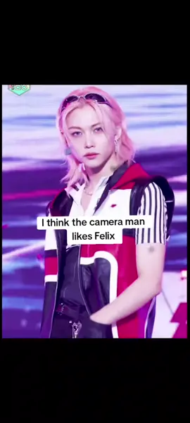 not him telling them to move to the next member lol#viral #straykids #stay #felix 