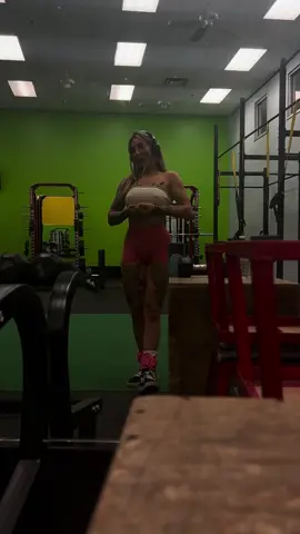 on leg days we wear pink 