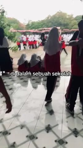 pandang pertama di lapangan, siapa yaa?🤪🤪 #fyppppppppppppppppppppppp #vibesnesaka #fypage #kelastiktok #viral 