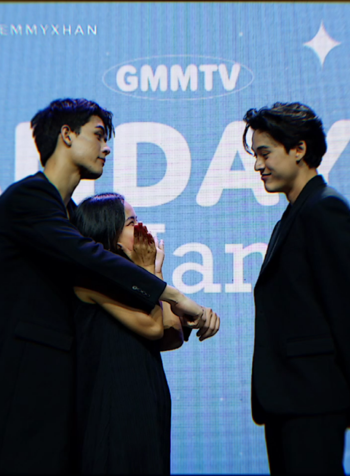 Mbaknya berani banget yaaa, wait keknya lebih ke Joss deh yang ketar ketir dibanding mbaknya😄😄😂 #josswayar #gawincaskey #jossgawin #JossGawinFanday23xMANILA #GMMTVFANDAY23inMANILA @Joss Way-Ar @Gawin Caskey 
