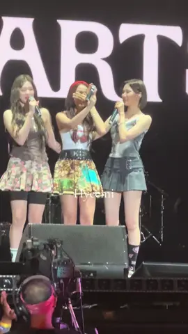 Carmen nangis #lalalafestjakarta #lalalafest2025 #festivalmusic #h2h #smtown #hearts2hearts 